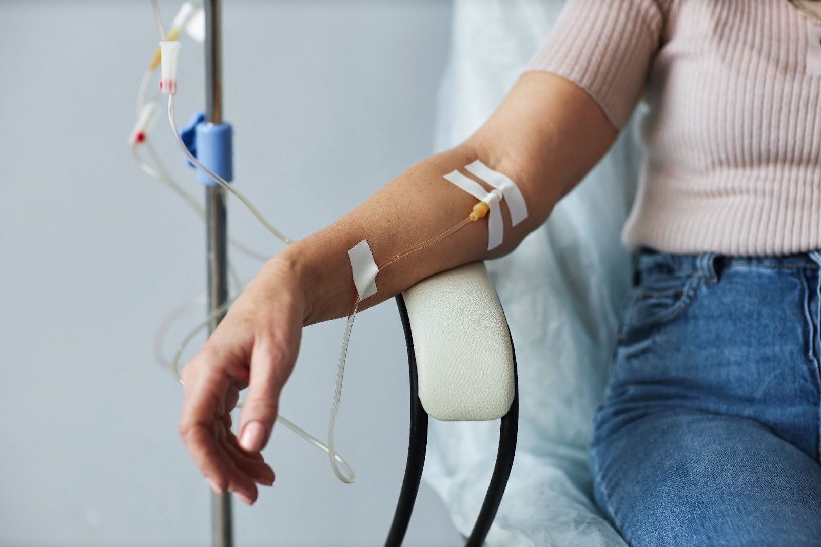 A patient receiving PlaqueX IV therapy for heart health.